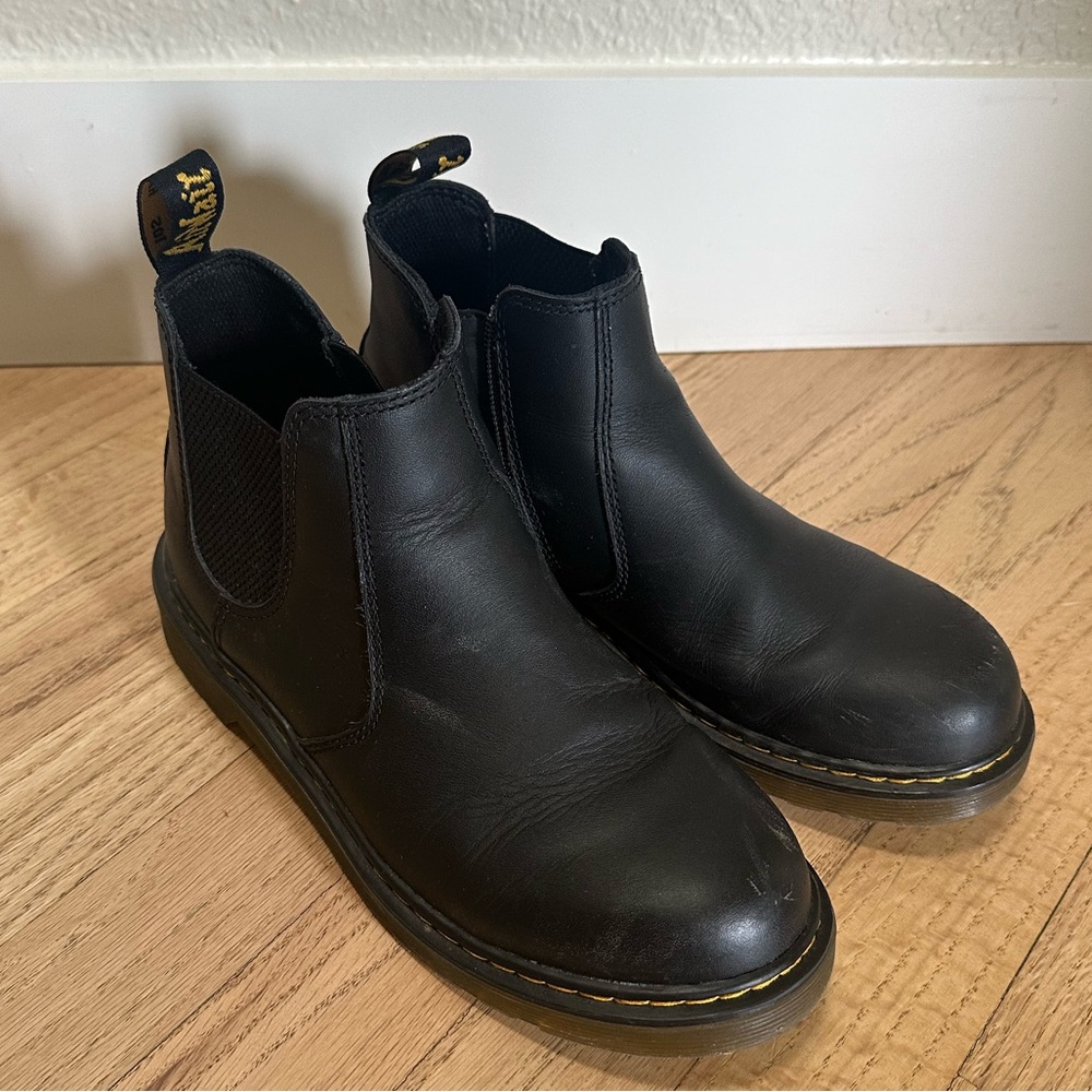 Dr Martens low boot with inside zipper - Women’s size 6